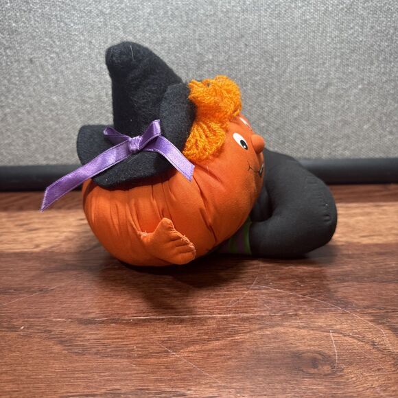 VINTAGE 1982 HALLMARK STUFFED PLUSH HALLOWEEN PUMPKIN 10" - Picture 4 of 5